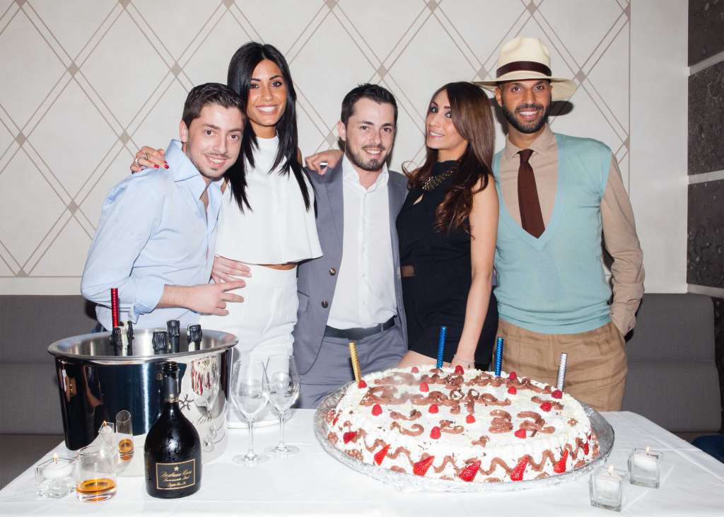 il festeggiato con fidanzata insieme a Federica Nargi, Francesco Graffagnini e Jonathan